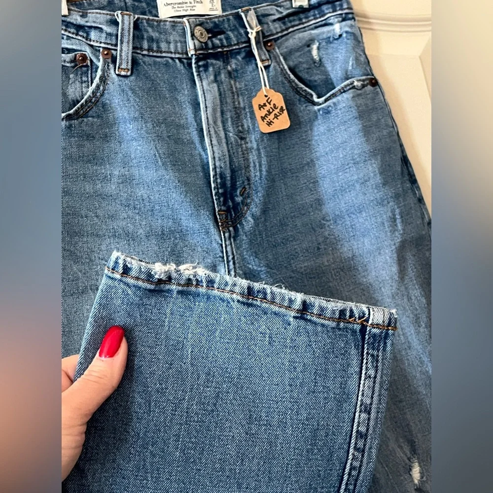 Abercrombie & Fitch Distressed Ankle  Straight Hi-Rise Jeans Women’s Size 2 - Picture 5 of 16